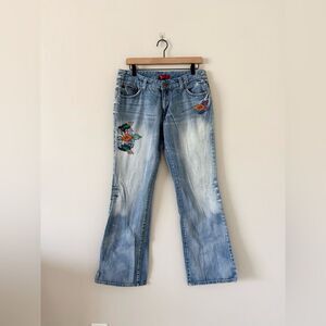 Billabong Flare Low Rise Jeans in Light Wash with Embroidered Floral Size 11